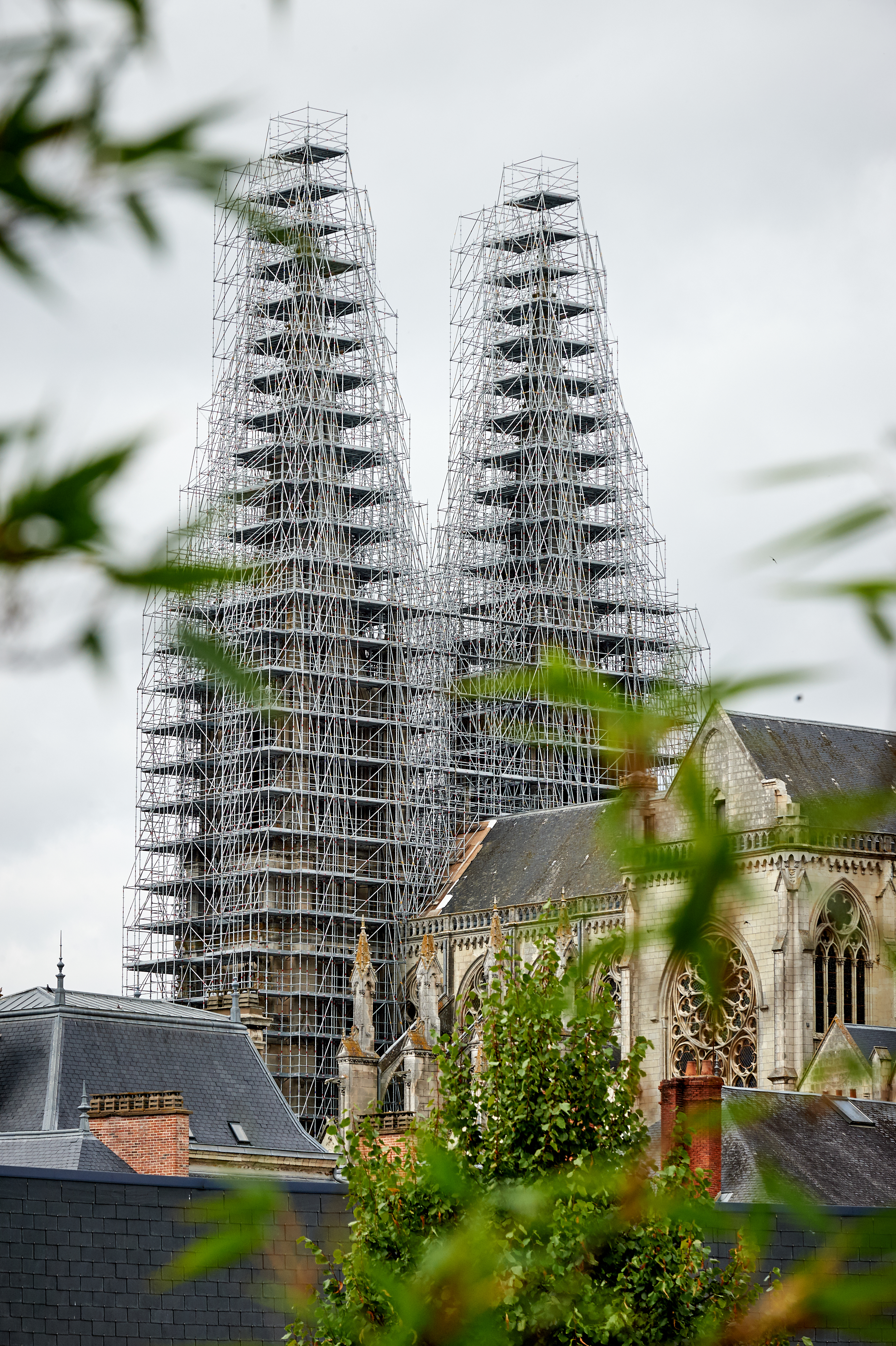 Multidirectional scaffolding